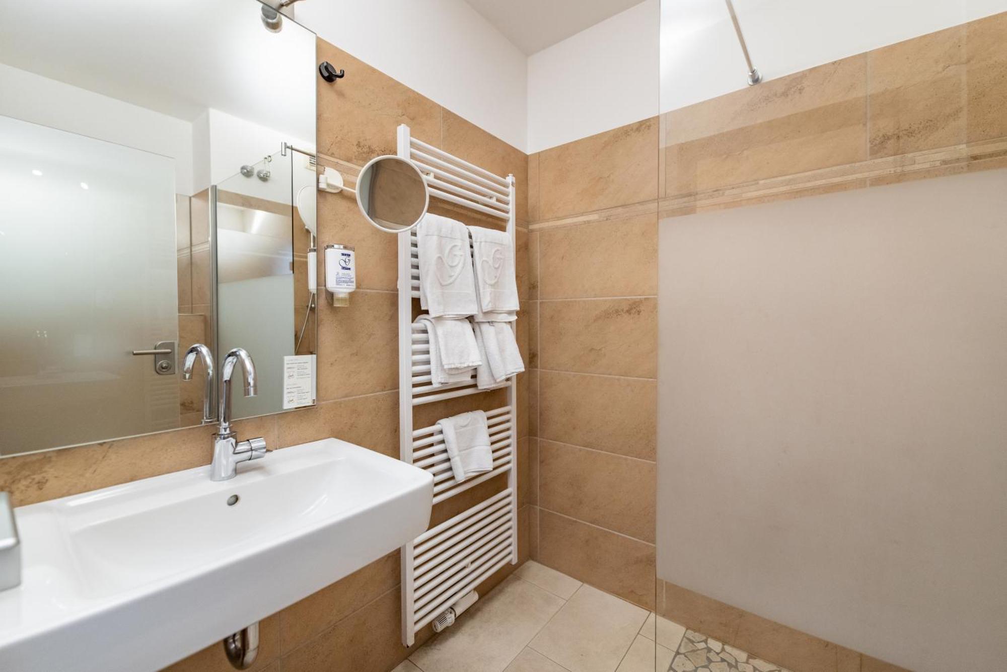 Goebel'S Seehotel Diemelsee Kültér fotó